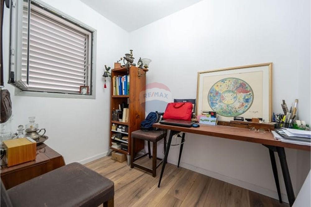 Apartment for Sale in Ramat Gan - Image 6