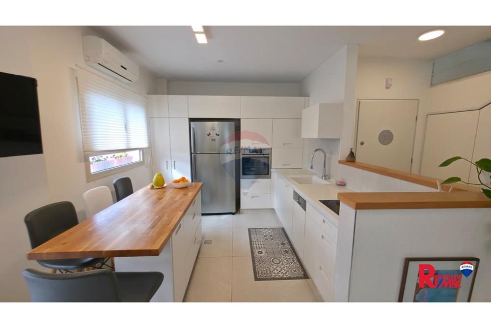 Apartment for Sale in Holon - Image 4