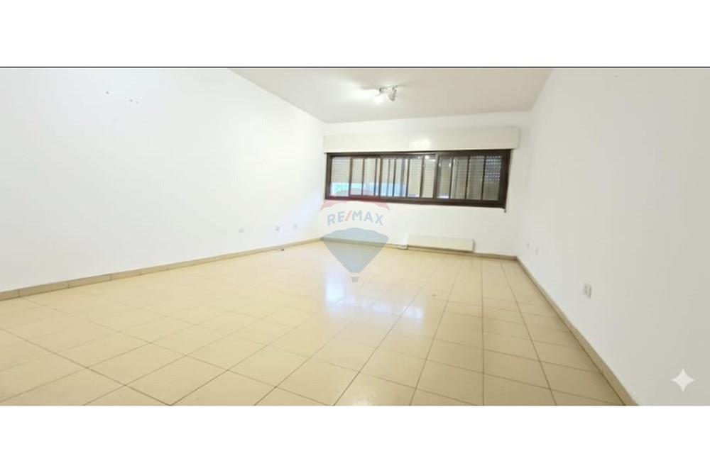 Apartment for Sale in Givat Shmuel - Image 4