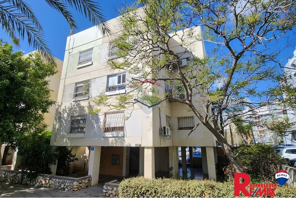 Apartment for Sale in Rishon LeZion - Image 1