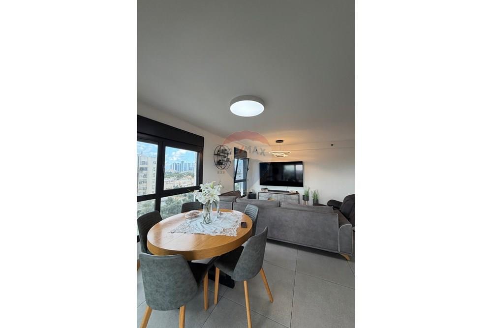 Apartment for Sale in Tel Aviv - Image 7