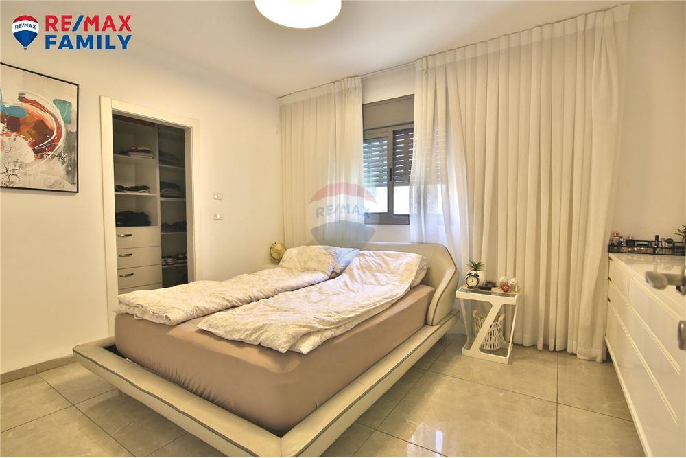 Apartment for Sale in קרית מוצקין - Image 7