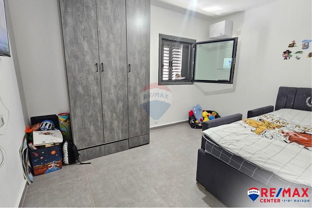 Apartment for Sale in Holon - Image 6