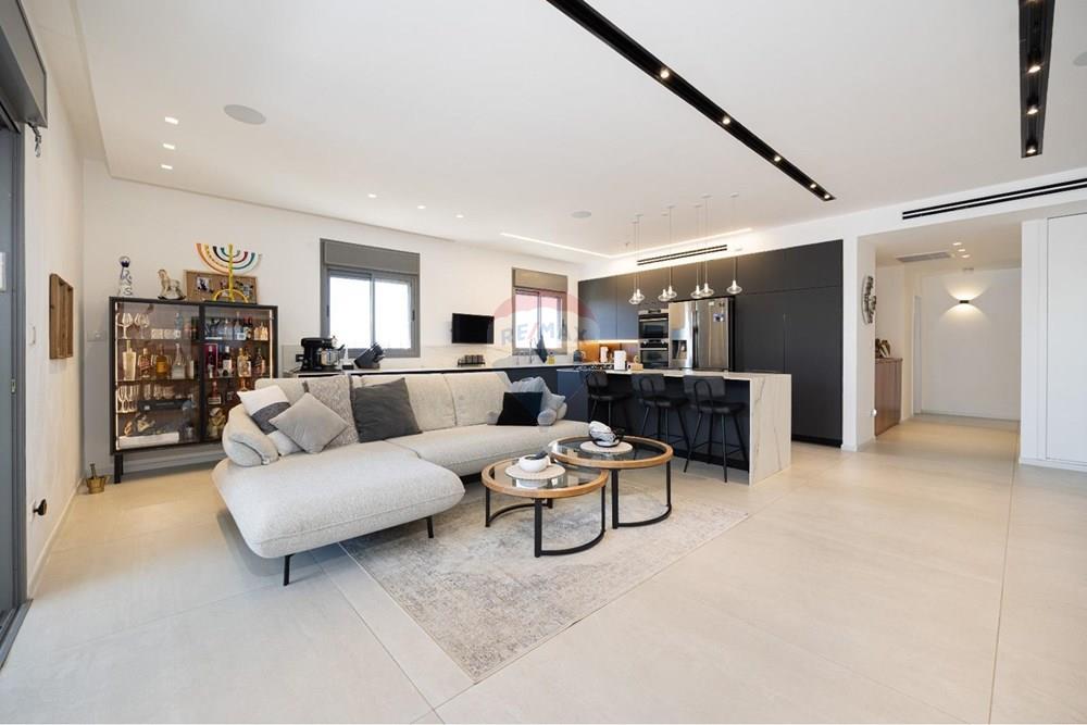 Apartment for Sale in Jerusalem - Image 1