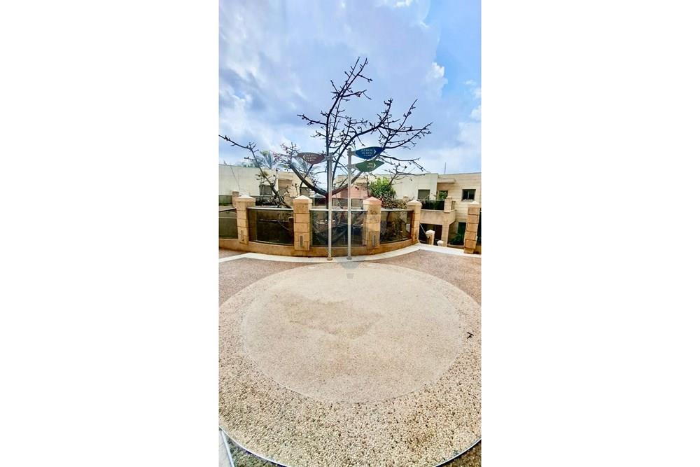 Apartment for Sale in Ra'anana - Image 5