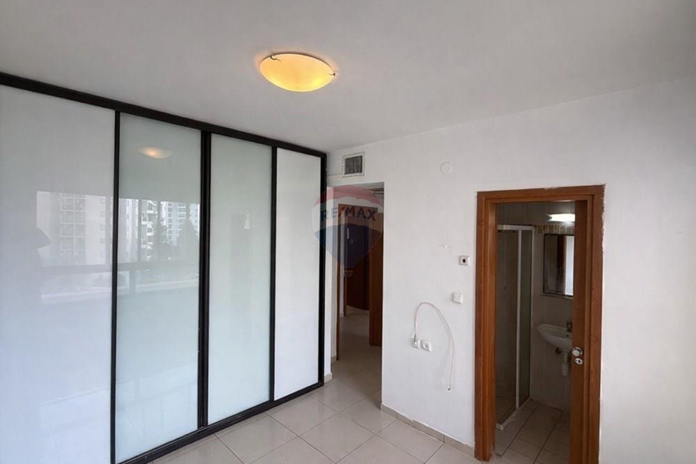 Apartment for Sale in Tel Aviv - Image 2