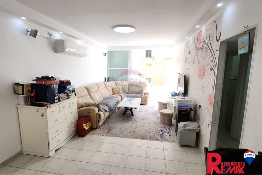 Apartment for Sale in Bat Yam - Image 3