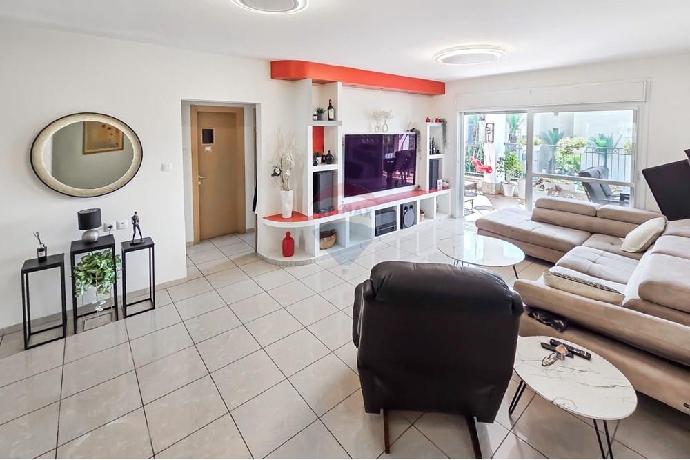 Apartment for Sale in קרית ביאליק - Image 1