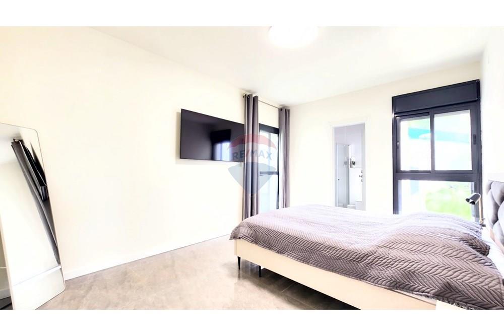 Apartment for Sale in מעלות - Image 3