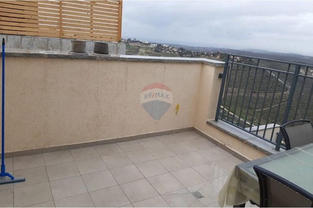 Apartment for Sale in נעלה - Image 3
