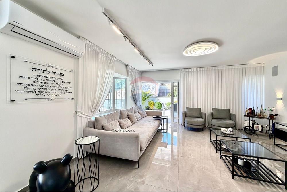 Apartment for Sale in Netanya - Image 2