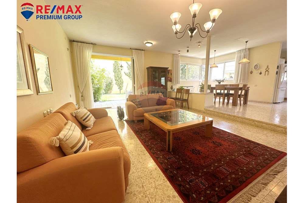 Apartment for Sale in שוהם - Image 3