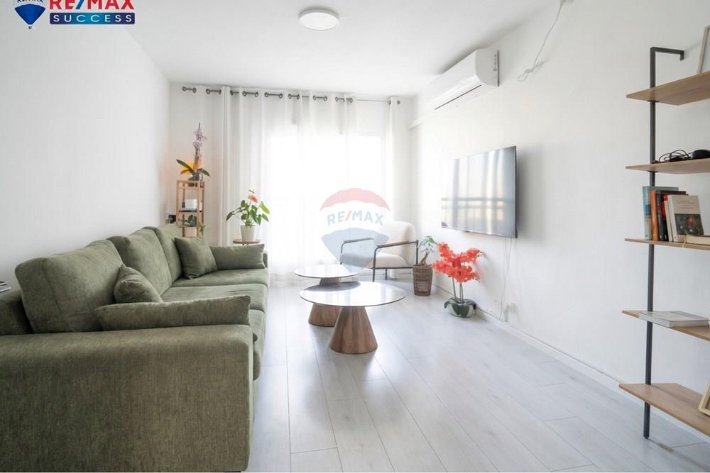 Apartment for Sale in Lod - Image 1
