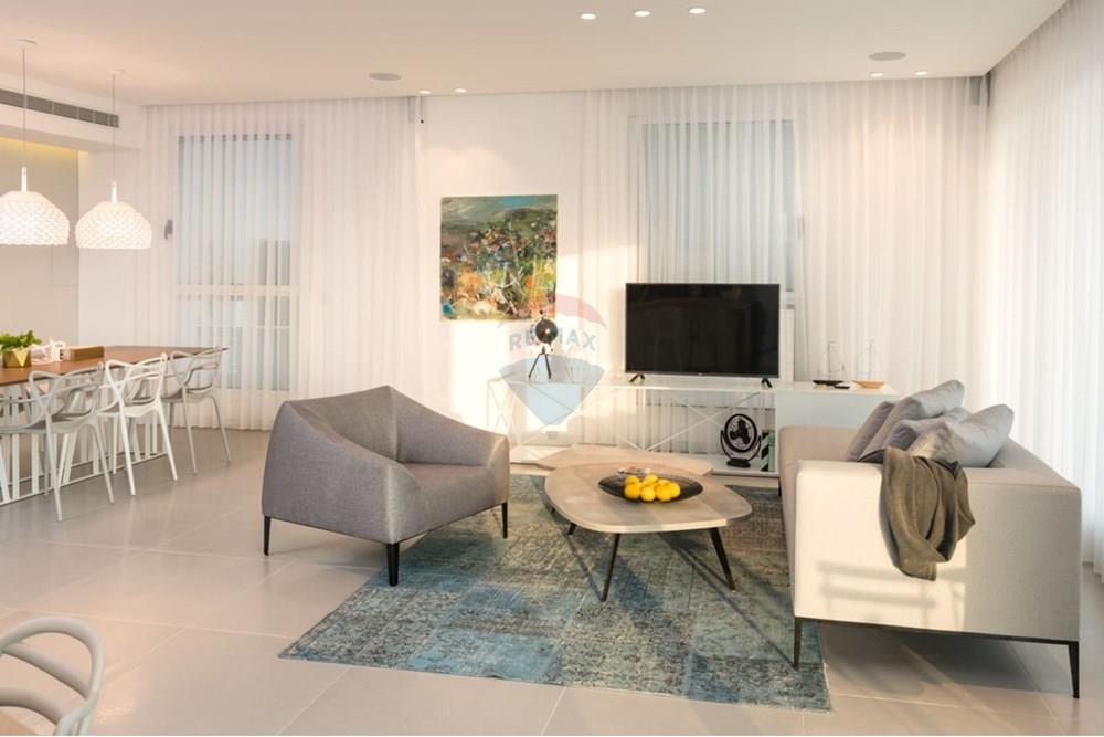 Apartment for Sale in Netanya - Image 2