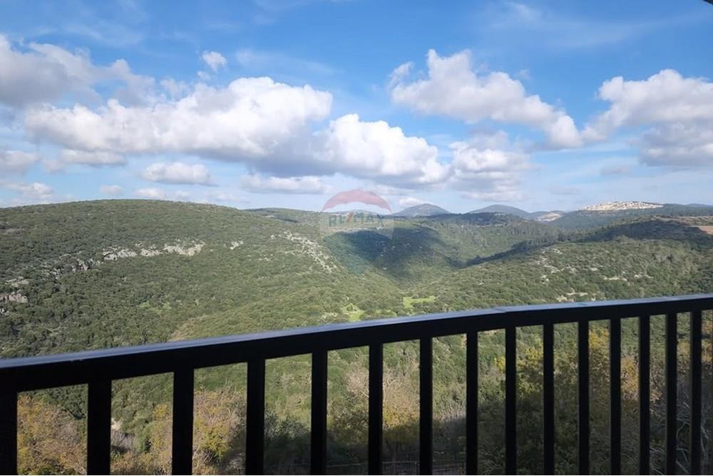 Apartment for Sale in מעלות - Image 1