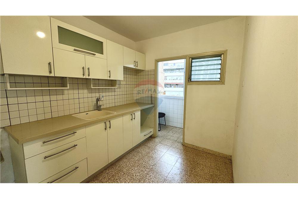 Apartment for Sale in Afula - Image 2