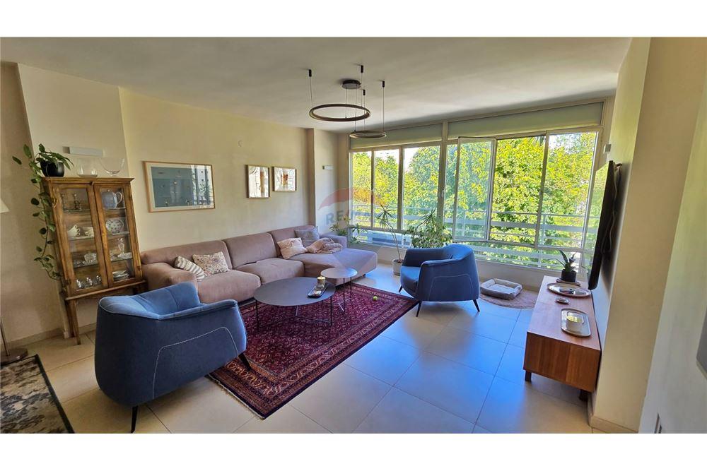 Apartment for Sale in Tel Aviv - Image 1