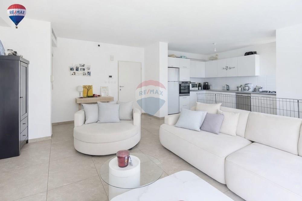 Apartment for Sale in פרדס חנה - כרכור - Image 2