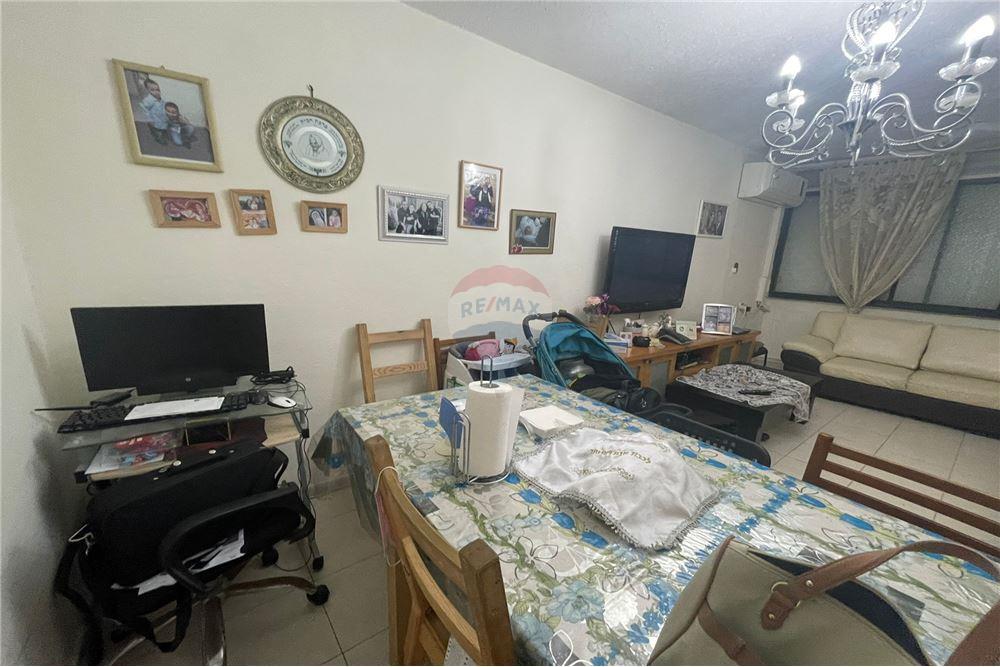 Apartment for Sale in Kiryat Yam - Image 5