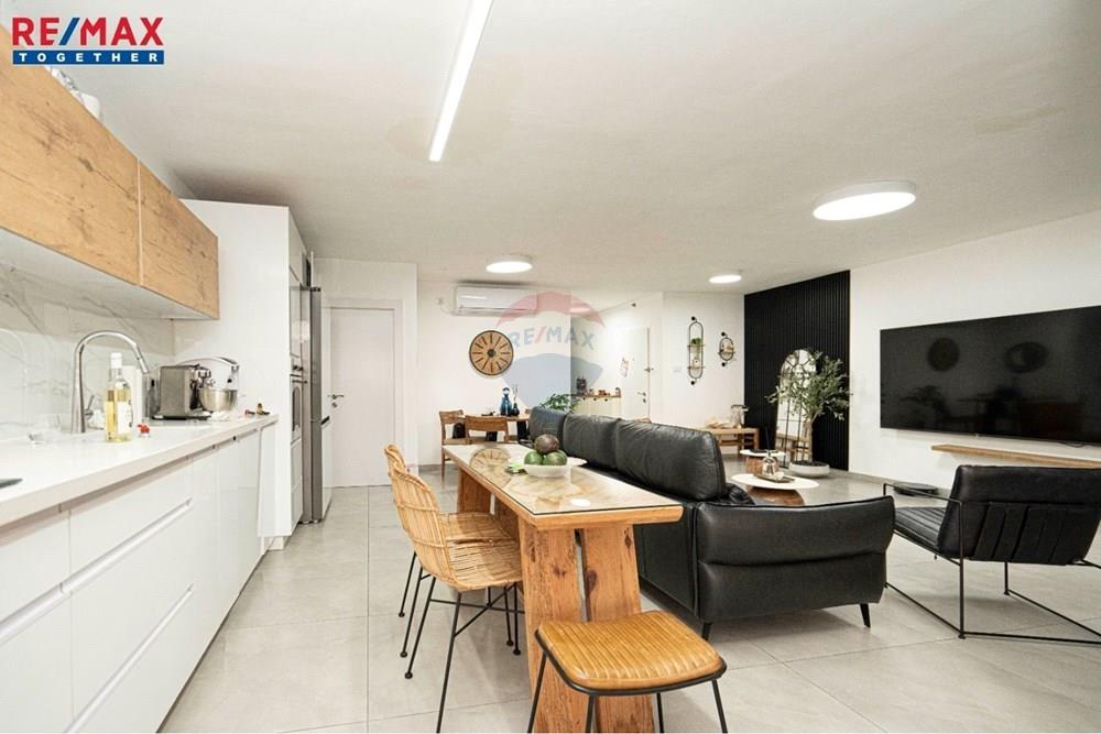 Apartment for Sale in Ashdod - Image 3