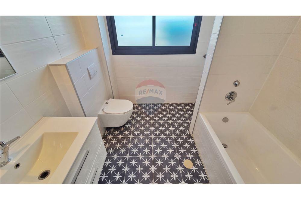 Apartment for Sale in Tel Aviv - Image 6