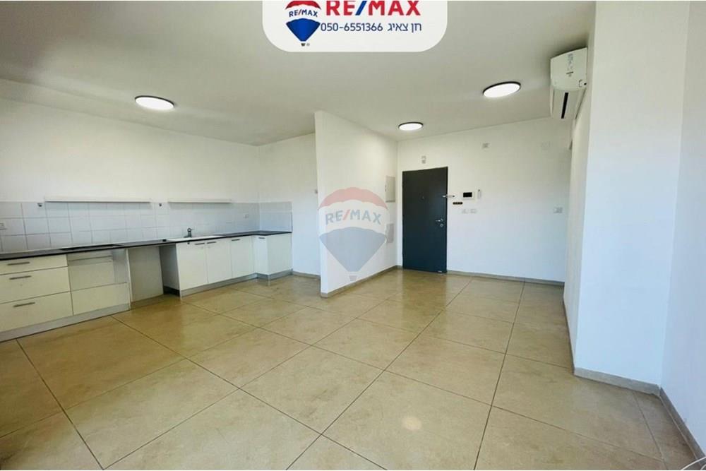 Apartment for Sale in Karmiel - Image 3