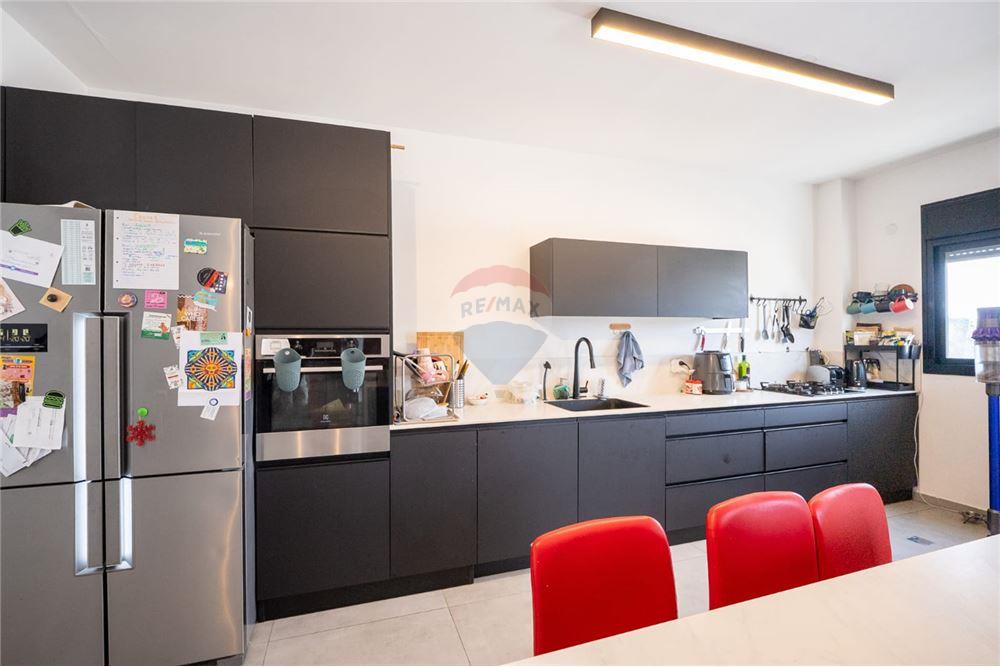 Apartment for Sale in Tel Aviv - Image 4