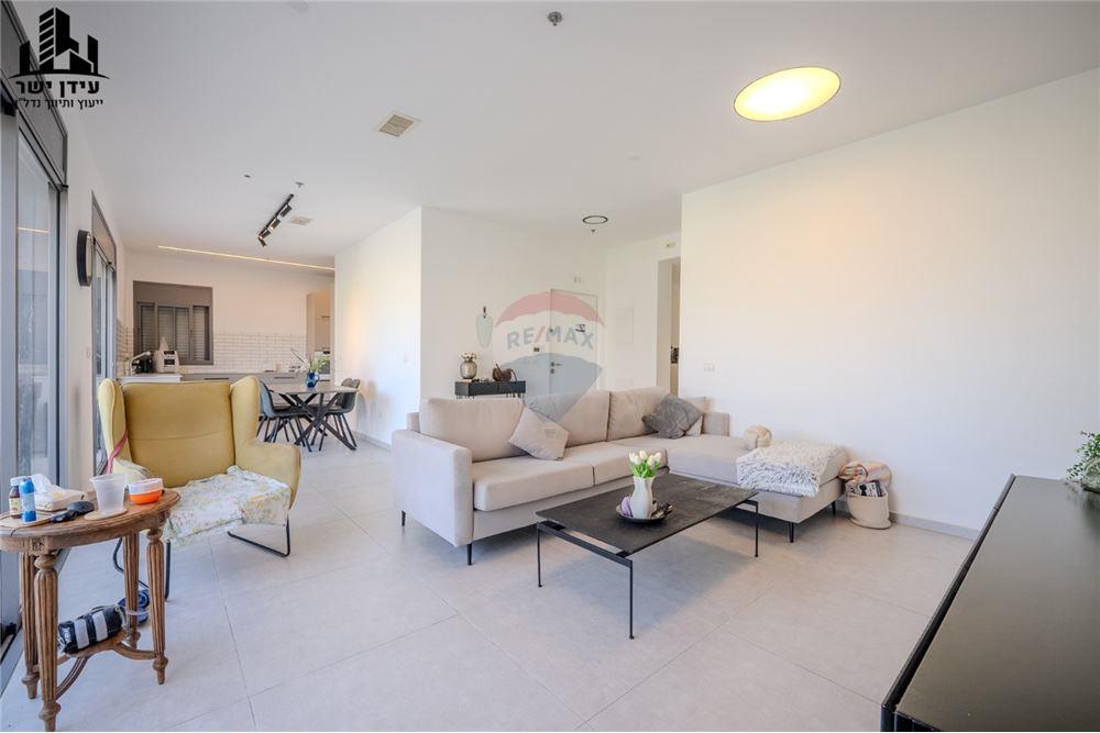 Apartment for Sale in Tel Aviv - Image 1