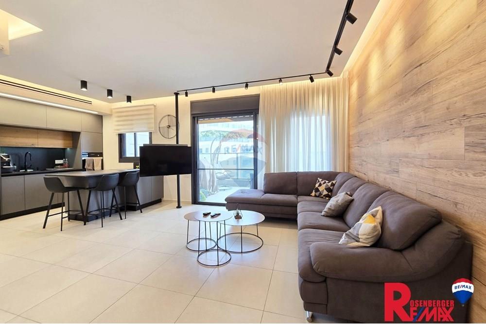 Apartment for Sale in Rehovot - Image 2