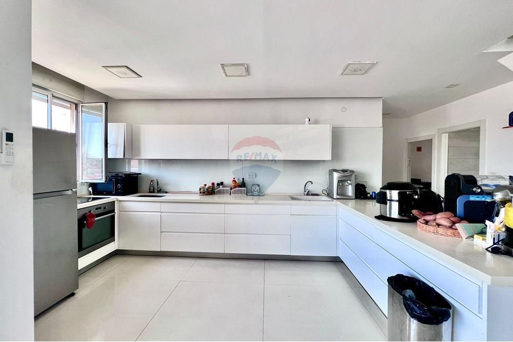 Apartment for Sale in Netanya - Image 2