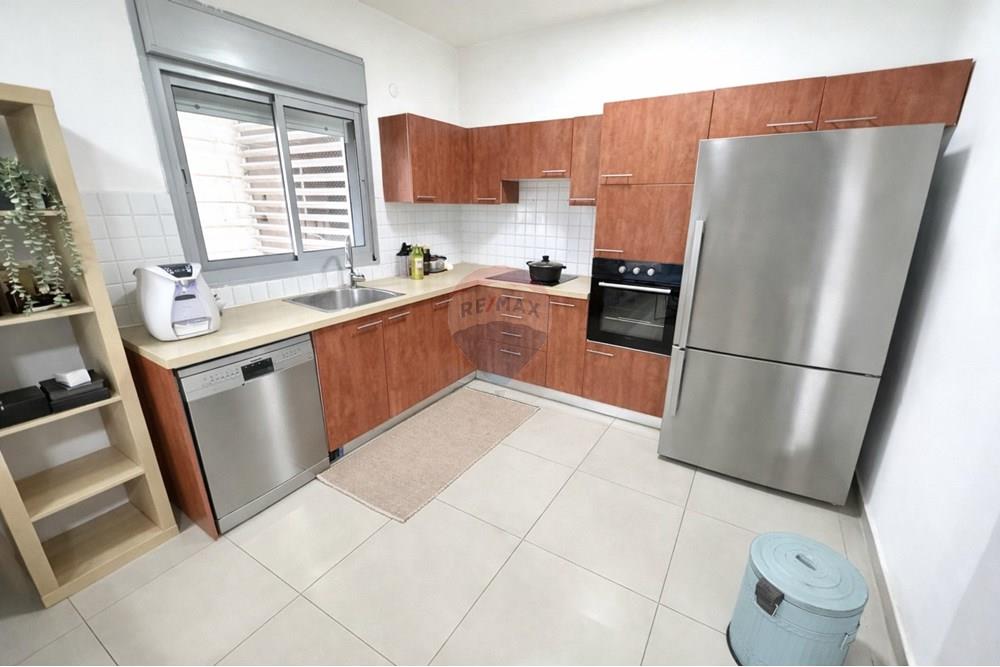 Apartment for Sale in Tel Aviv - Image 2