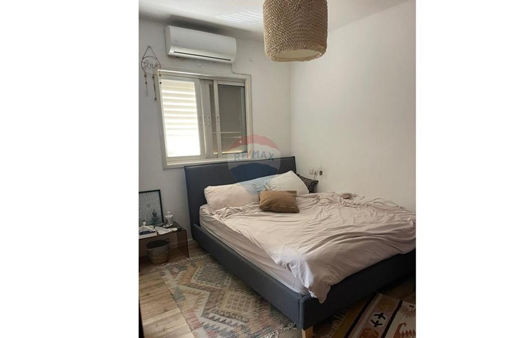 Apartment for Sale in Ra'anana - Image 2