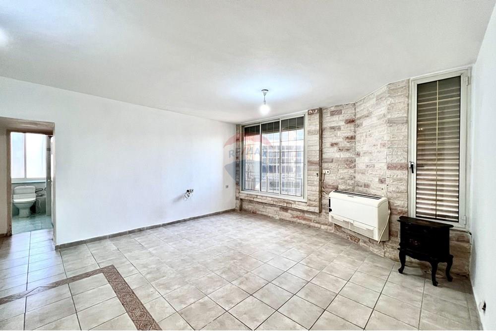 Apartment for Sale in Netanya - Image 3