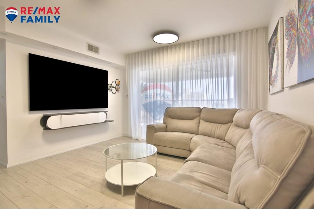 Apartment for Sale in קרית מוצקין - Image 4