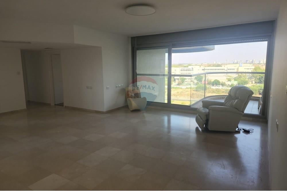Apartment for Sale in Tel Aviv - Image 1