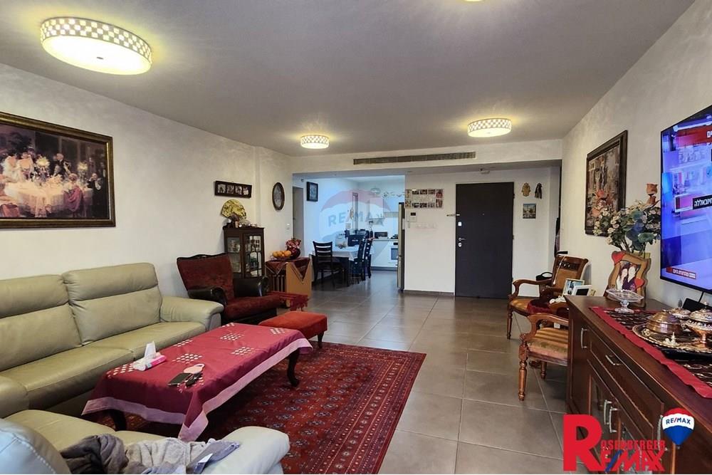 Apartment for Sale in Holon - Image 3