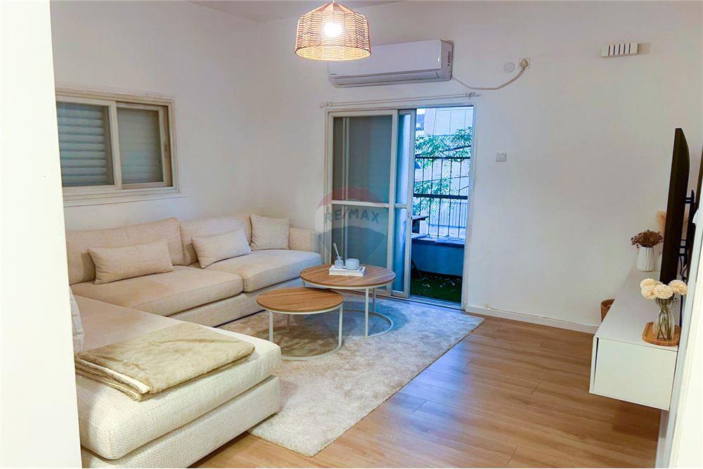 Apartment for Sale in Ramat Gan - Image 1
