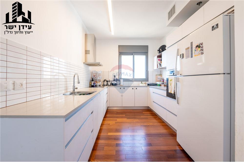 Apartment for Sale in Tel Aviv - Image 3