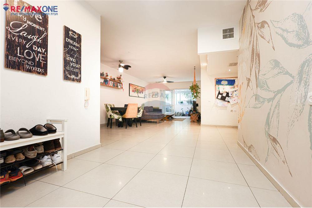 Apartment for Sale in Kfar Saba - Image 5