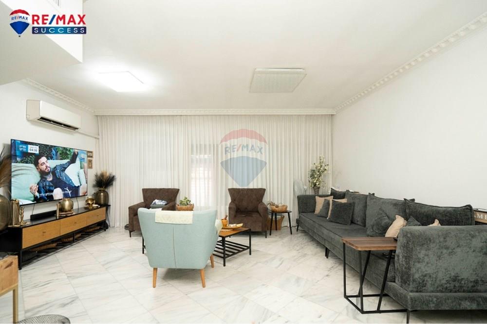 Apartment for Sale in Lod - Image 1