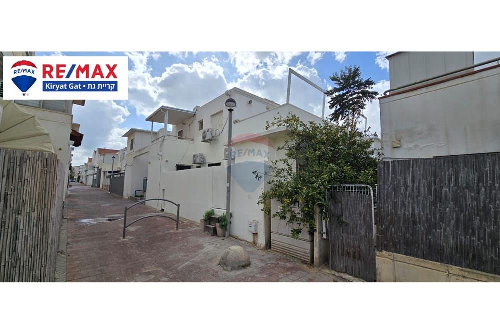 Apartment for Sale in קרית גת - Image 1