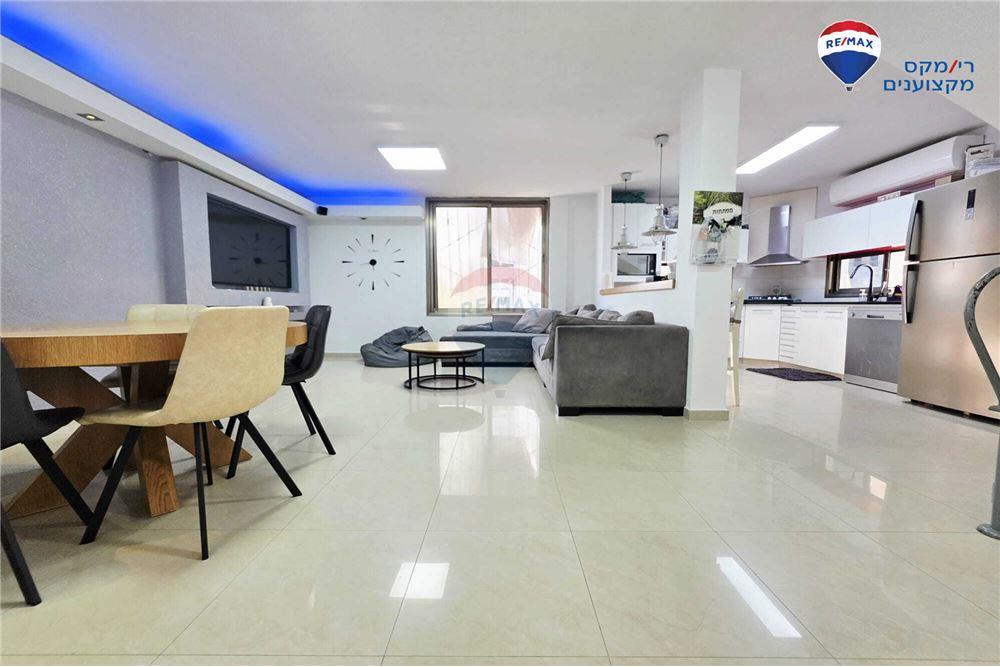Apartment for Sale in Hadera - Image 4