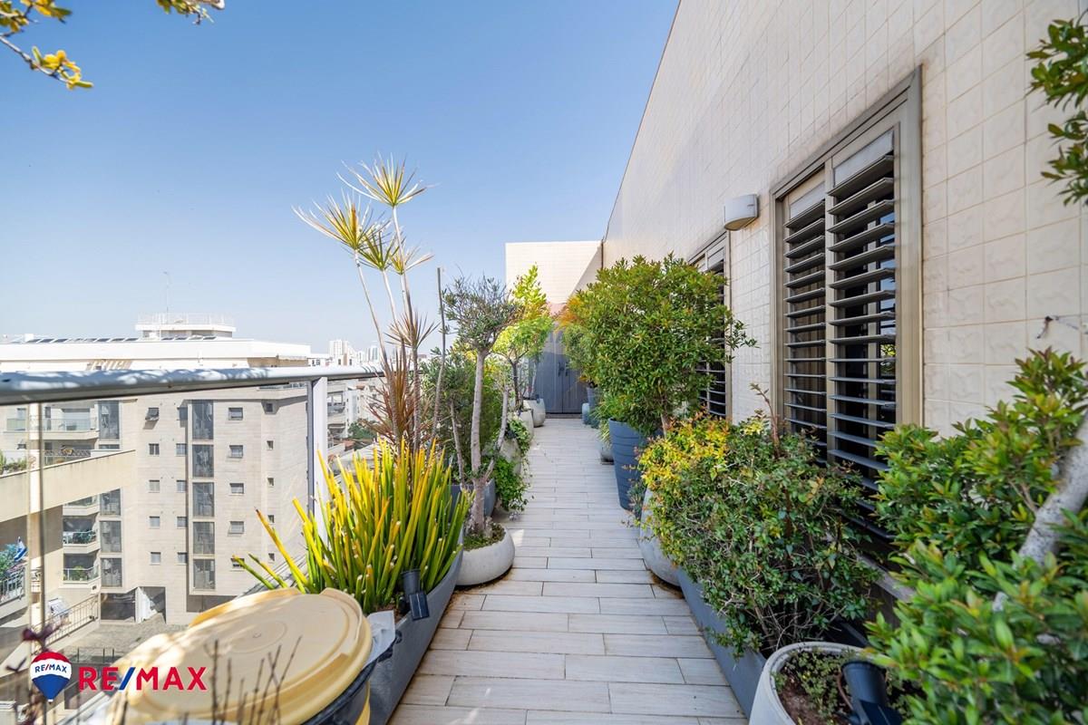 Apartment for Sale in Petah Tikva - Image 4