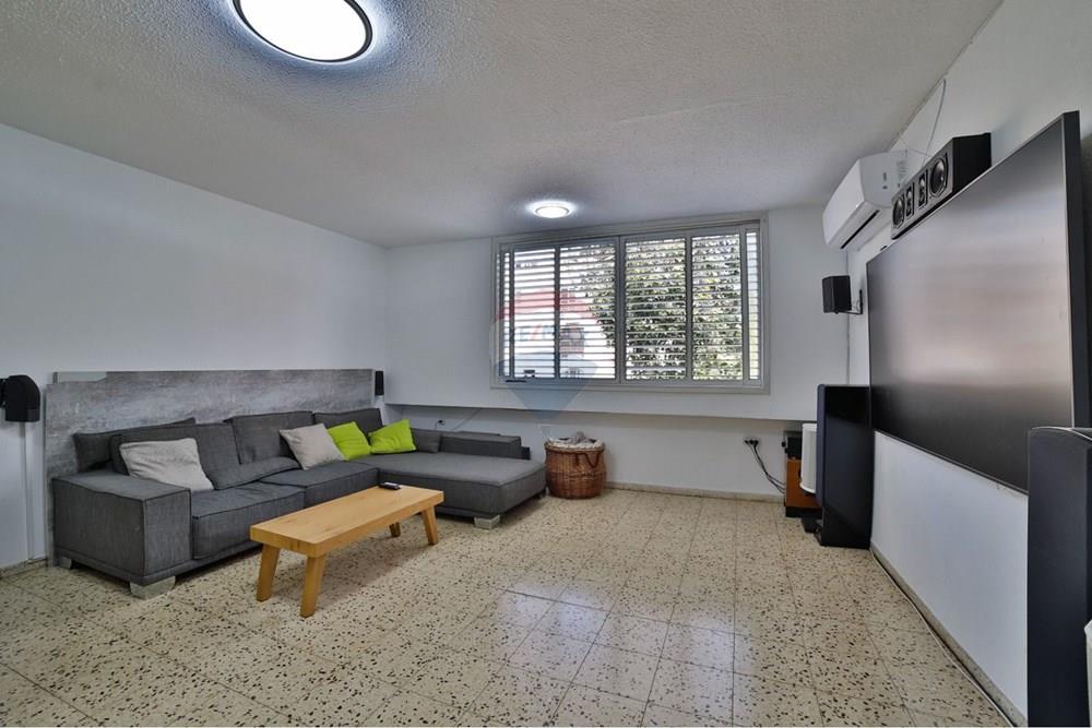 Apartment for Sale in Ramat Gan - Image 3