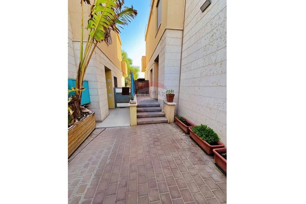 House for Sale in Eilat - Image 1