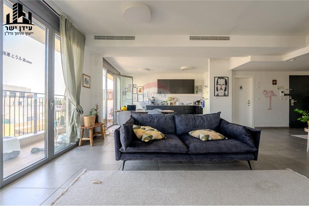 Apartment for Sale in Tel Aviv - Image 3