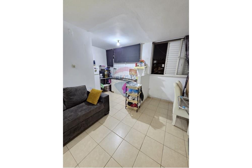 Apartment for Sale in Lod - Image 3