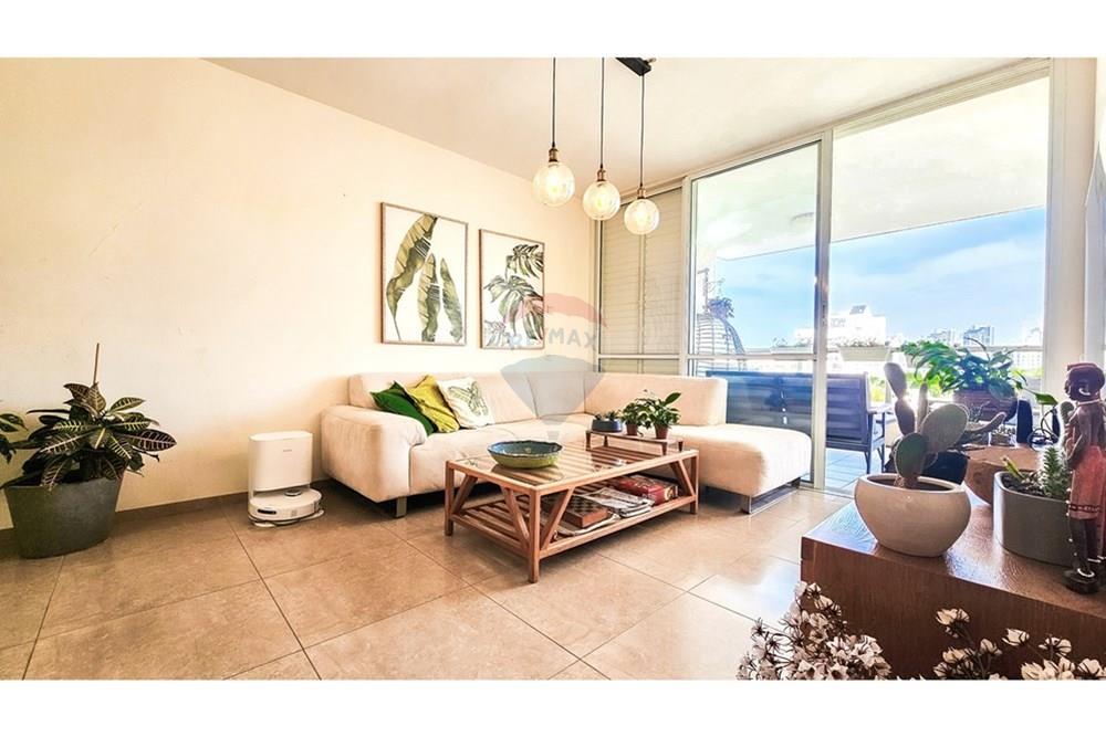 Apartment for Sale in Ashdod - Image 2