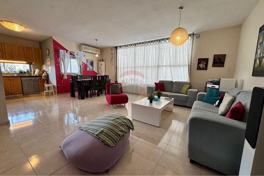 Apartment for Sale in Hod HaSharon - Image 1