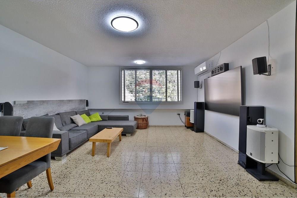 Apartment for Sale in Ramat Gan - Image 1